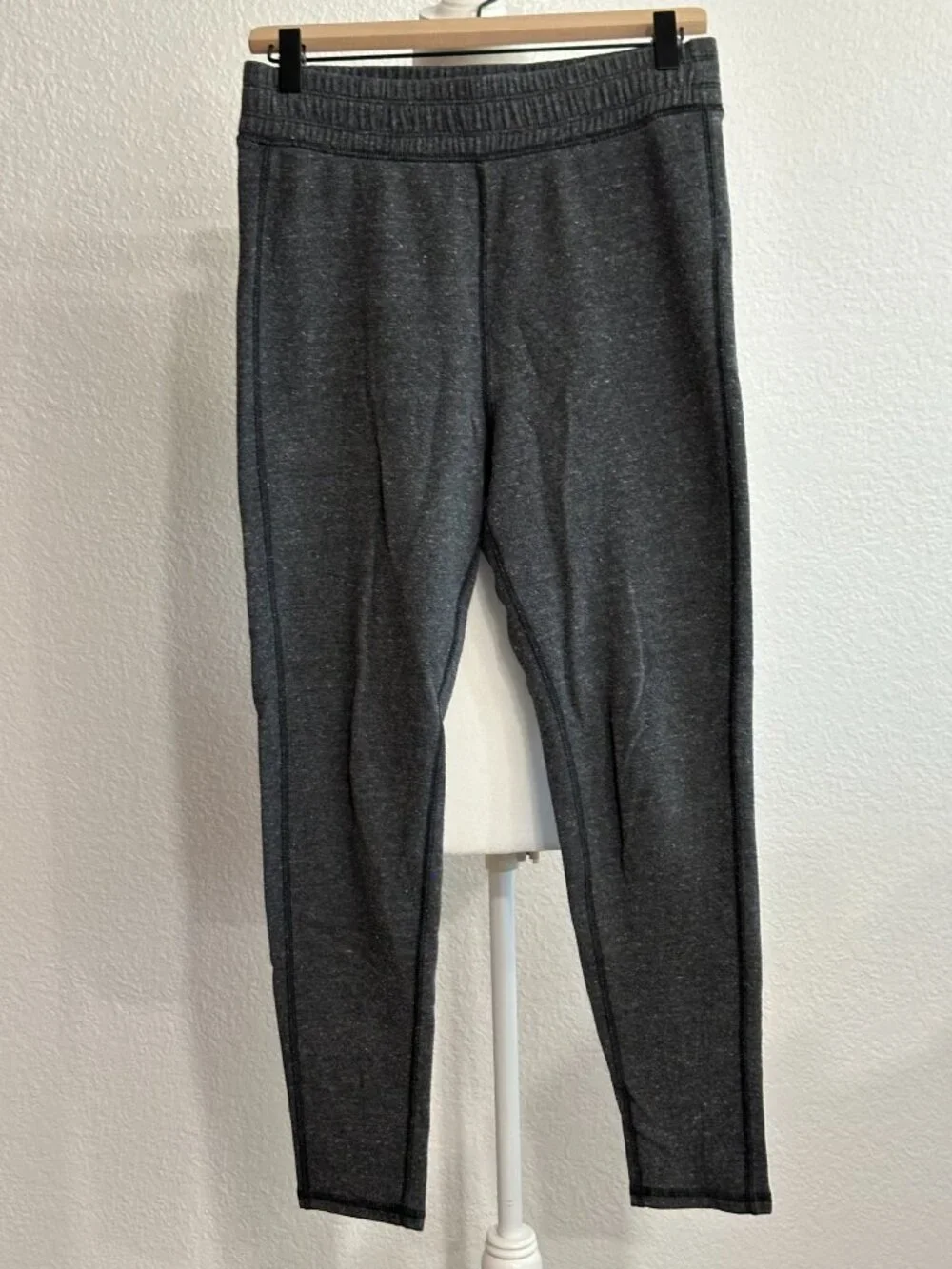 Abercrombie & Fitch Joggers Women’s Medium Gray Sweatpants Cozy Lounge Pants Ath - Picture 3 of 7